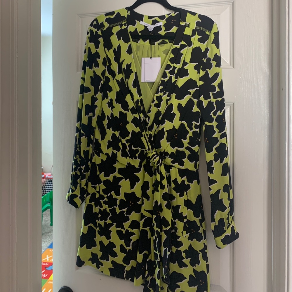 DVF dress - new - size 4